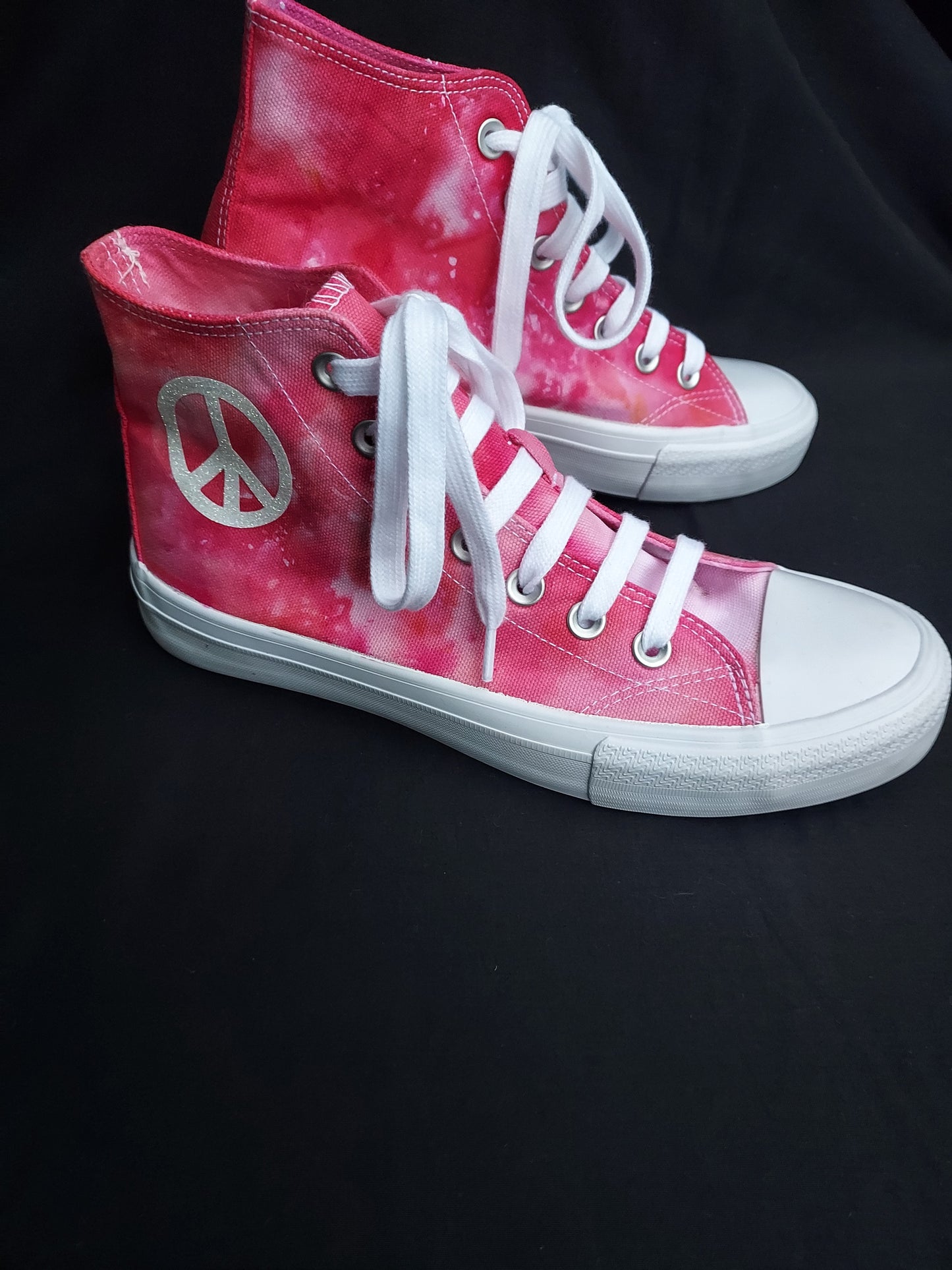 TIEDYE Hightop Shoes w/ Peace sign Size 8 1/2