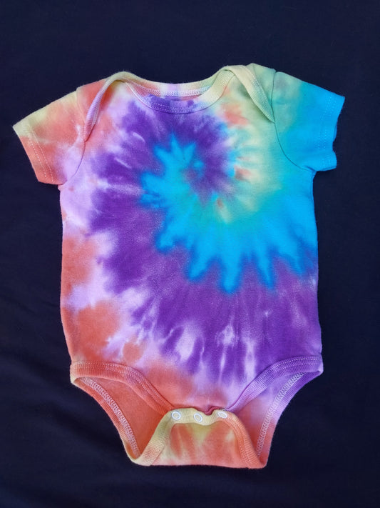 Baby tiedye onesie 6-9mo