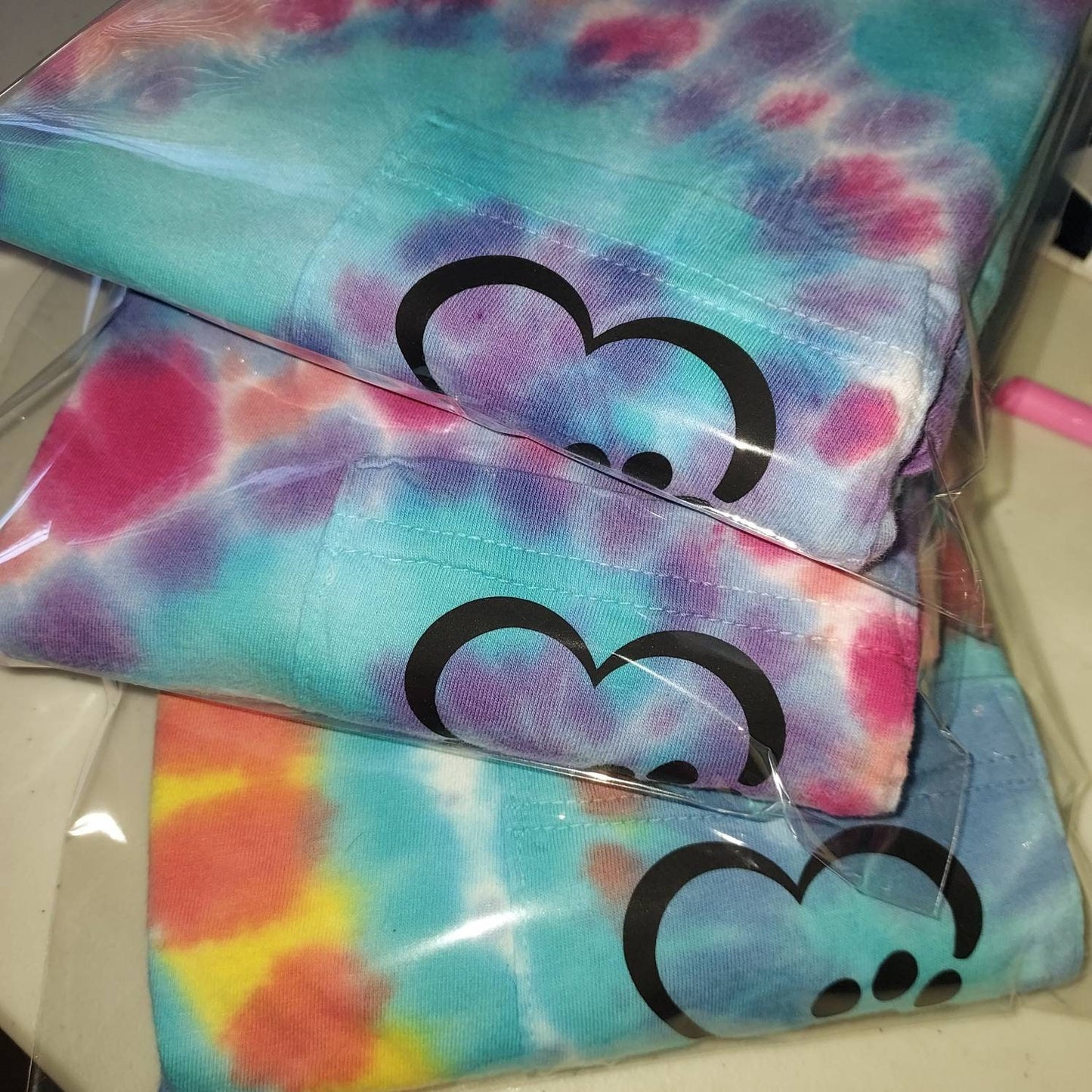 Paws2Love - Tiedye T-shirt Size L